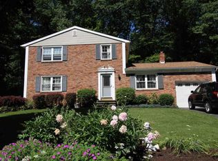 29 Linden Ct, Clifton Park, NY 12065