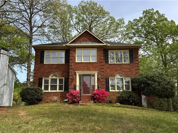 2251 Nettlebrook Dr, Winston Salem, NC 27106