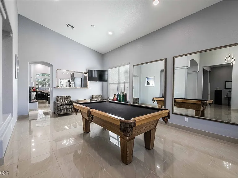 1400 Castle Crest Dr — Photo 8