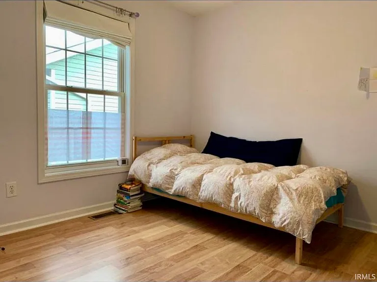 3410 S Oaklawn Cir — Photo 4