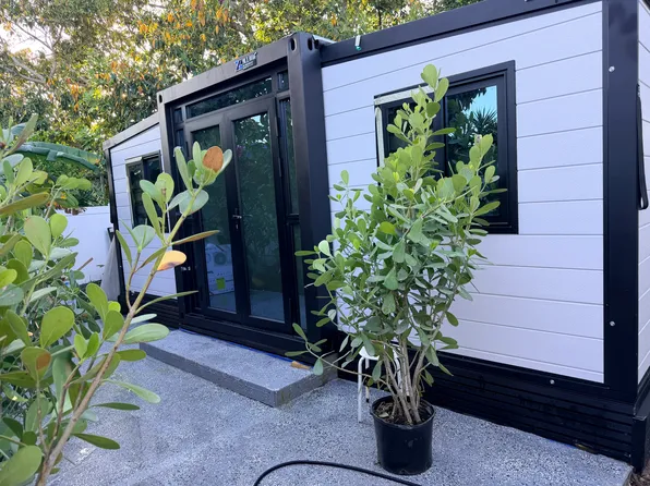 17630 NE 3rd Ave, North Miami Beach, FL 33162