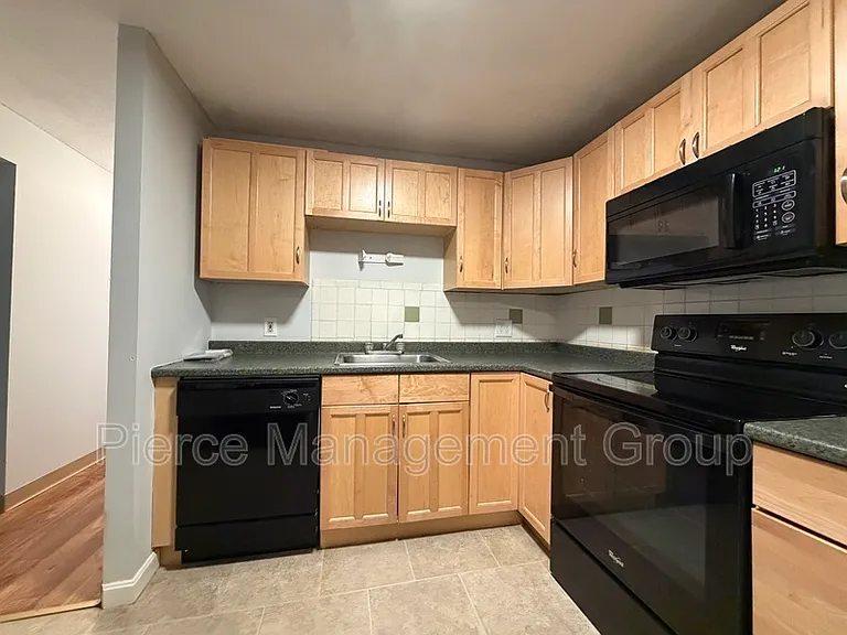 123 English Village Rd — Photo 6