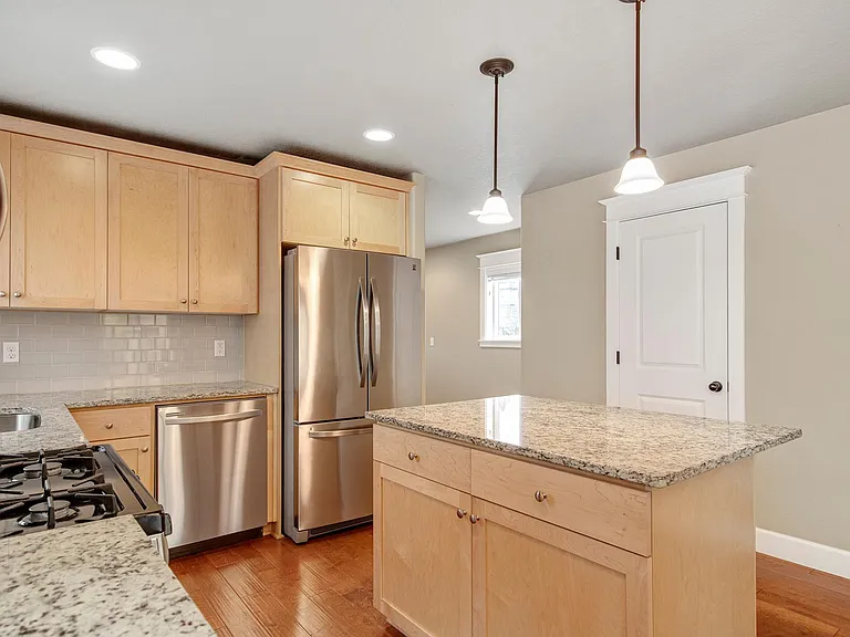 6145 SE Woodstock Blvd — Photo 7
