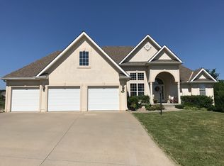 3906 Damascus Dr, Saint Joseph, MO 64506