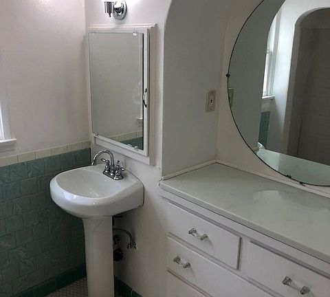 5th image of 2110 E 20th St