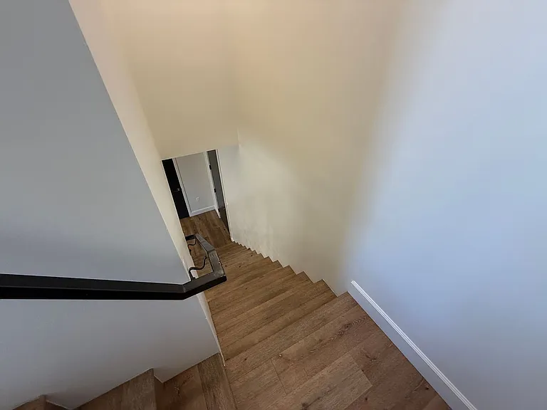 14550 Burbank Blvd #102 — Photo 8