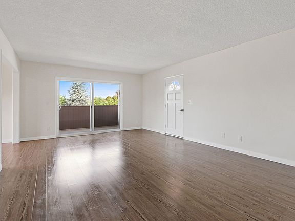 4th image of 2665 31st St APT 4