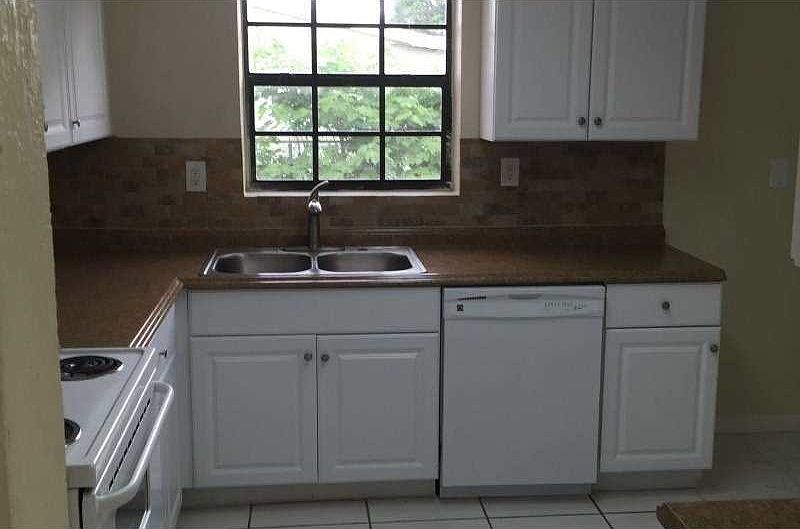 2nd image of 1053 NE 204th Ln