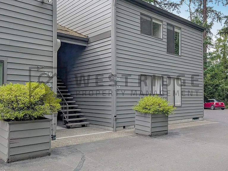 6745 SW Scholls Ferry Rd #38 — Photo 3