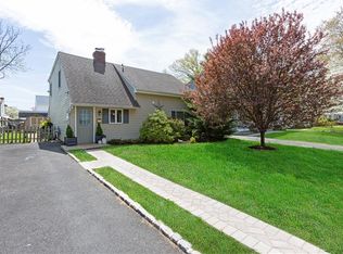 340 Lorraine Ave, Middlesex, NJ 08846