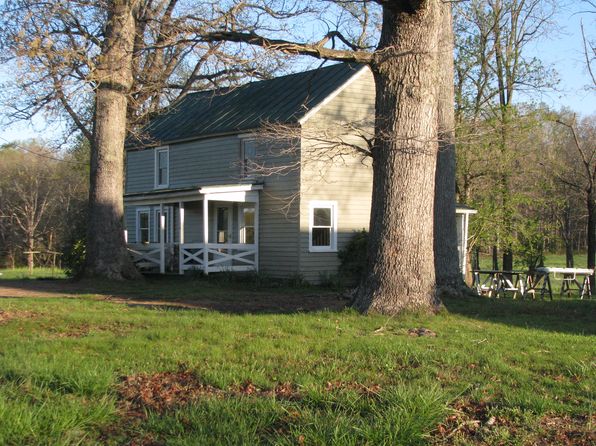 832 Fairview Ln