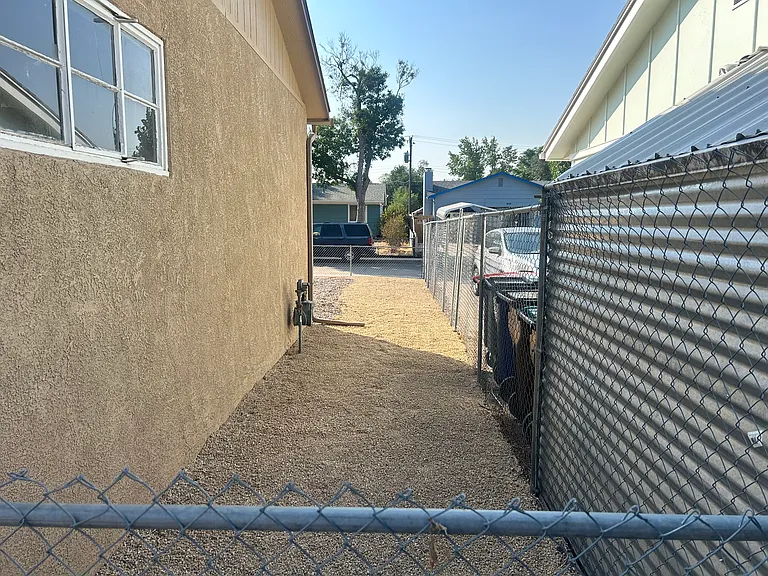 88 Rose Dr — Photo 40