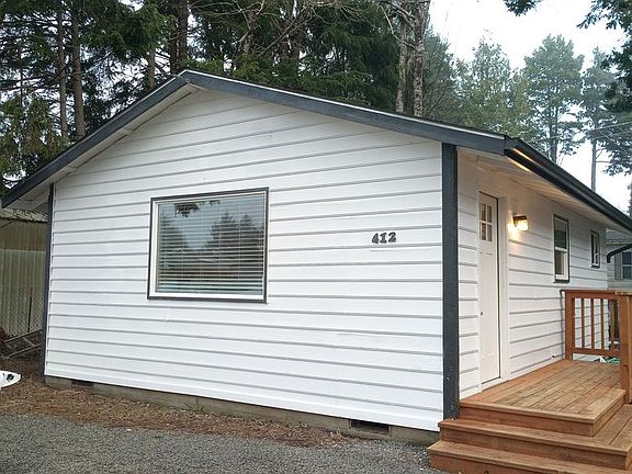 2nd image of 412 SE Oar Ave