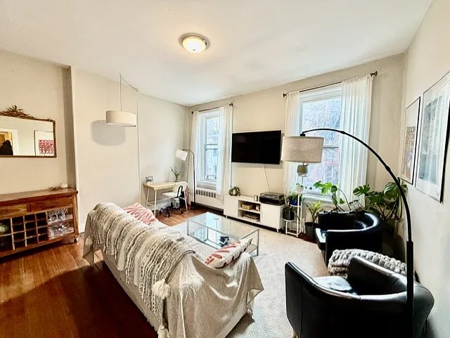 435 Hanover St #2C — Photo 5