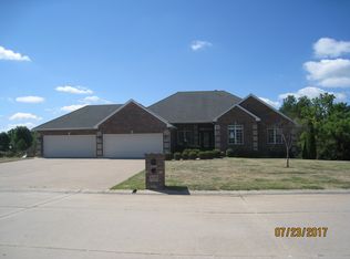 4408 Covington Ln, Quincy, IL 62305