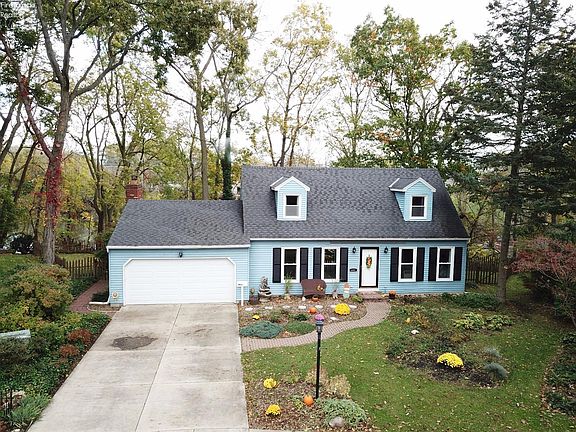 2nd image of 401 Northampton Ct