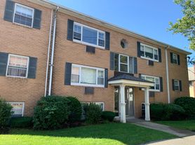 8 Lake St, Arlington, MA