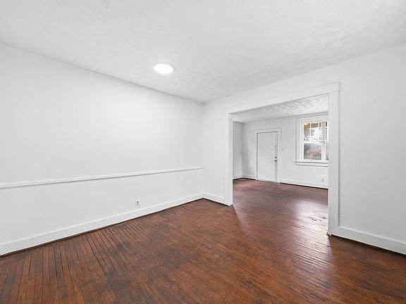 3rd image of 1211 Emily St