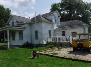 310 Ash St, Edgewood, IL 62426