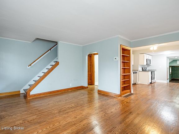5th image of 202 W Esplanade Ave