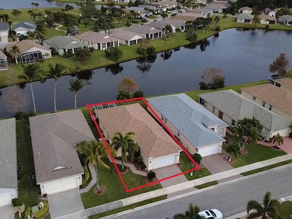 2nd image of 833 SW Rocky Bayou Terrace