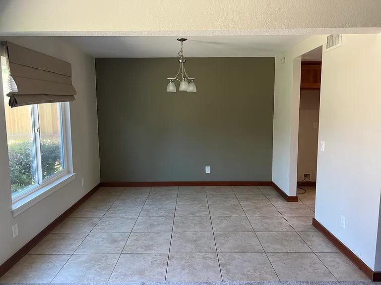 176 Shamrock Ct — Photo 7