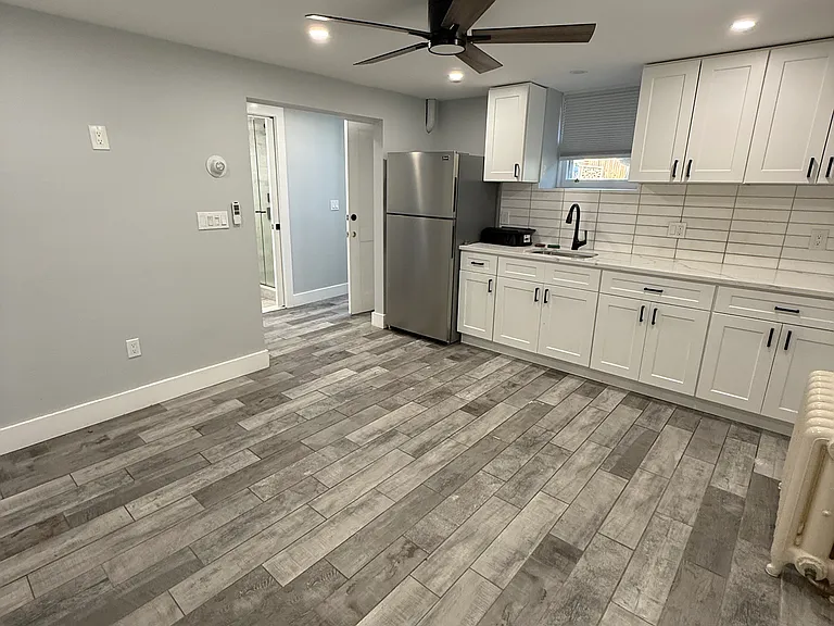 39 Bayview Ave #1 — Photo 3
