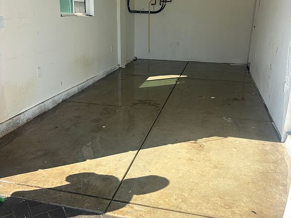 3rd image of 1463 E 109th St