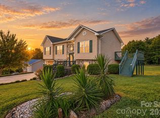 1260 Star Ln, Morganton, NC 28655