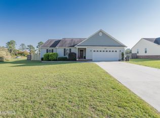 101 Blue Haven Dr, Hubert, NC 28539