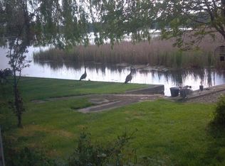 2244 Oakwood Dr, Hillsdale, MI 49242