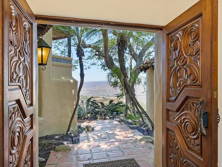 Front entry way has amazing views of San Pasqual Valley