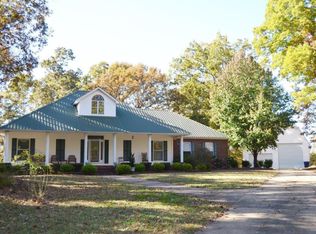 104 Ina Dr, Fulton, MS 38843