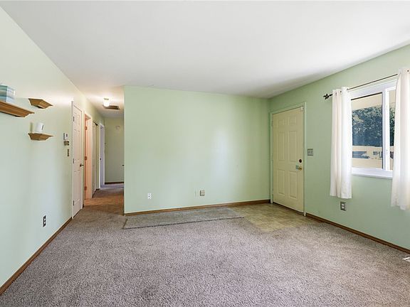 4th image of 1420 Ottawa Dr