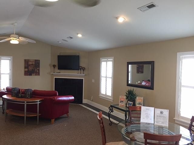 Leasing Lobby