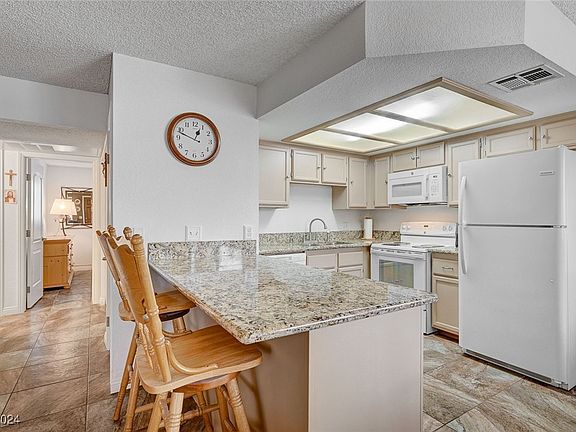 3rd image of 1100 Pinto Rock Ln Unit 102