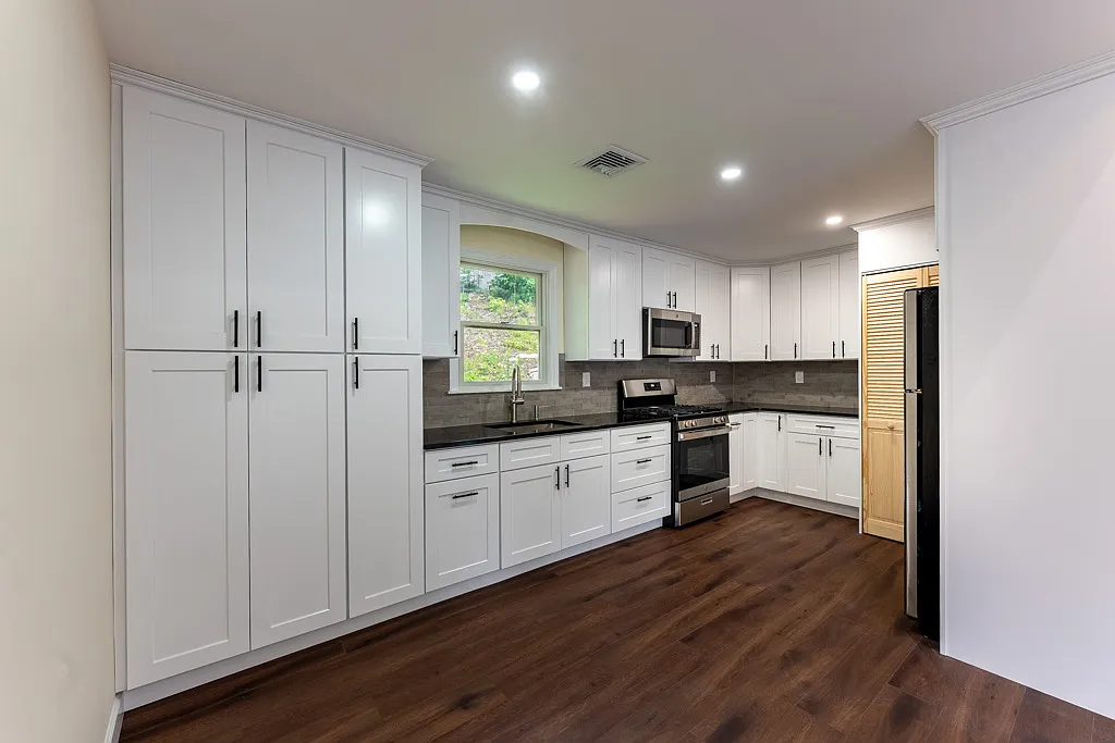 3 bed, 1350 sqft, $3,800 — Photo 4