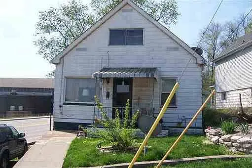 114 Rosaria Ave photo 1