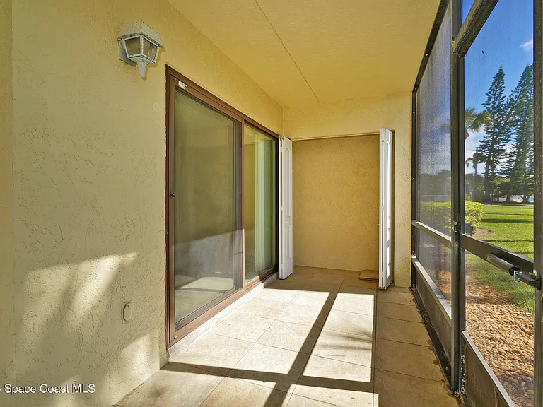 220 S 5th St #205 — Photo 14