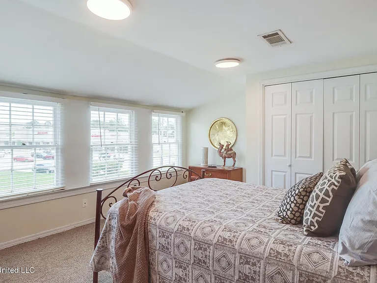 777 Watkins Ave — Photo 10