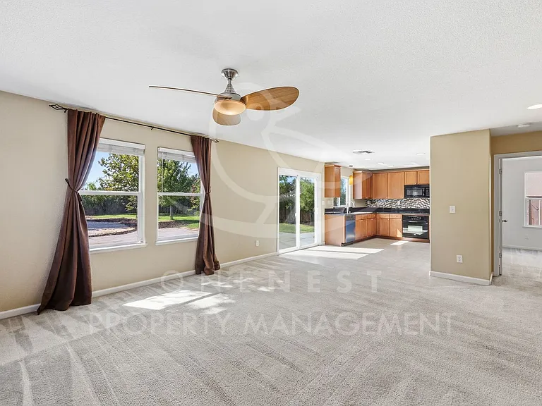 2708 Woodfield Way — Photo 11