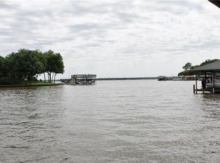 105 Gale Dr, Gun Barrel City, TX 75156