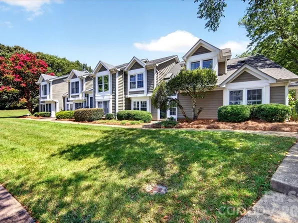 8220 Legare Ct, Charlotte, NC 28210
