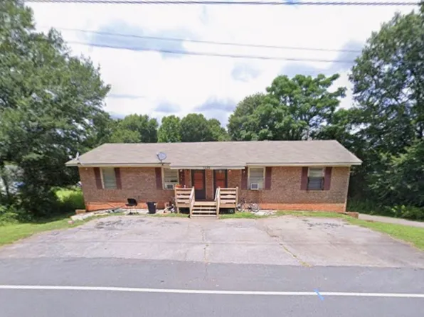 1529 Old Central Rd #B, Central, SC 29630