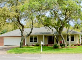 426 Surrey Dr, Gulf Breeze, FL 32561
