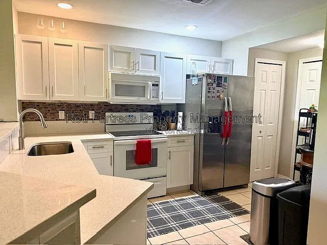 3 bed, 2.0 bath, 1249 sqft, $1,900 — Photo 3