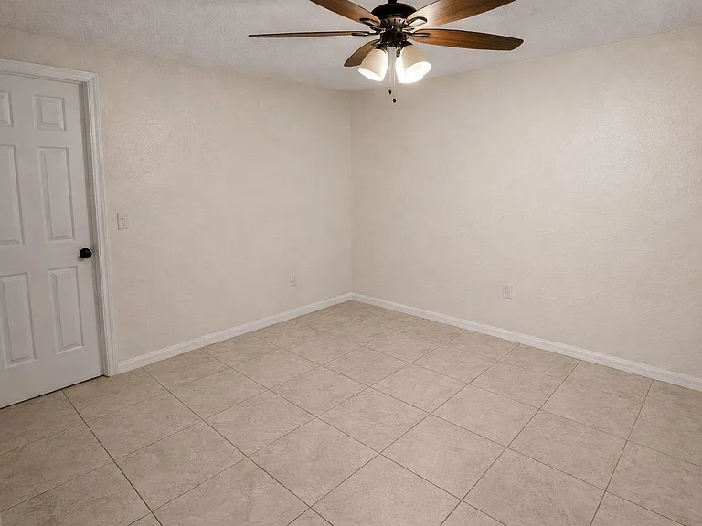 6115 N Albany Ave — Photo 11