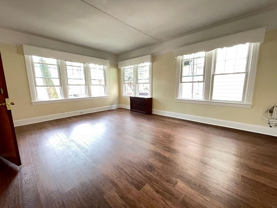1st image of 8571 87th St Floor 1