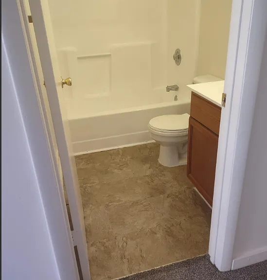 Marlboro Classic Apt & Redwood Square — Photo 37