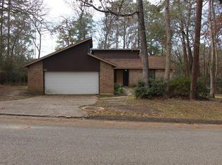 1881 Rollingwood Dr, Huntsville, TX 77340